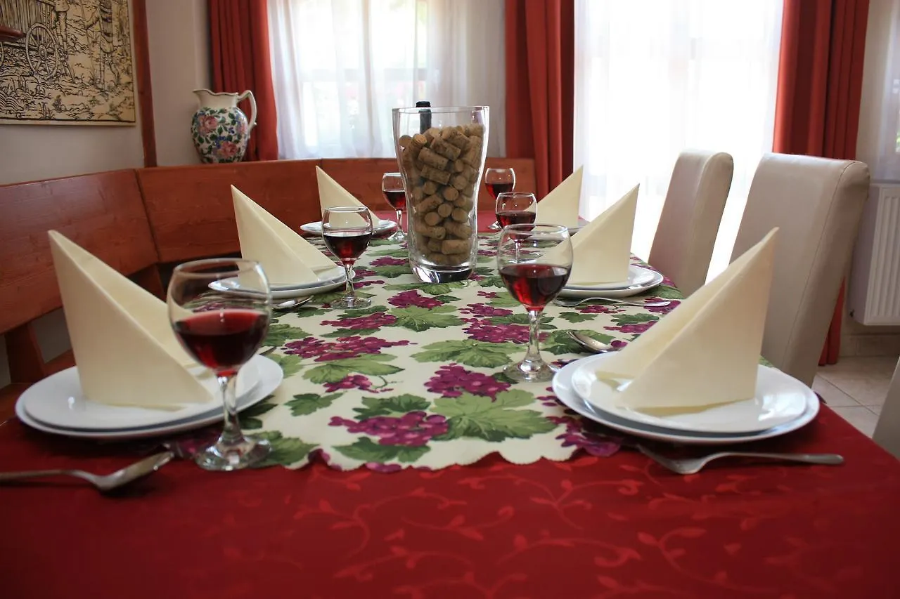 Egri Leanyka Vendeghaz Guest House Hungary