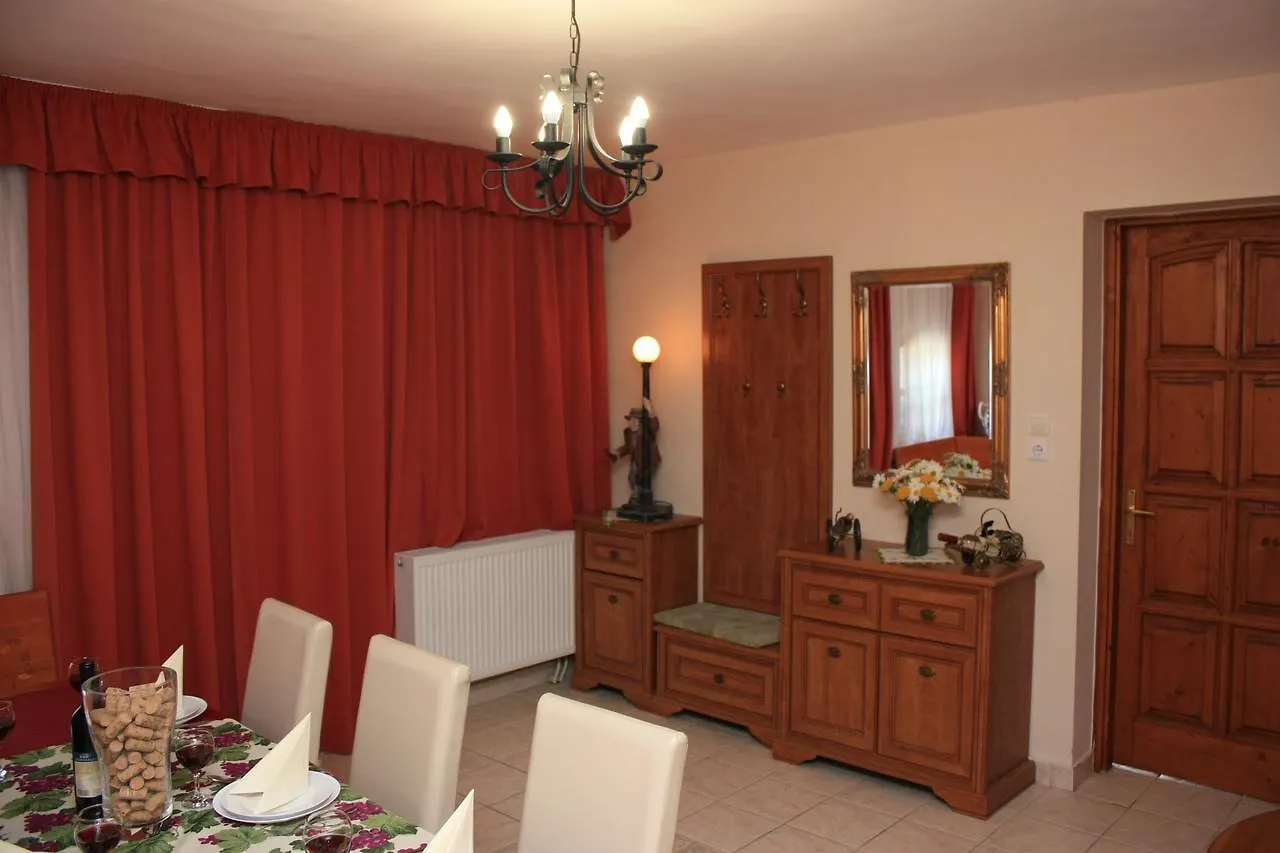 Egri Leanyka Vendeghaz Guest House  Eger
