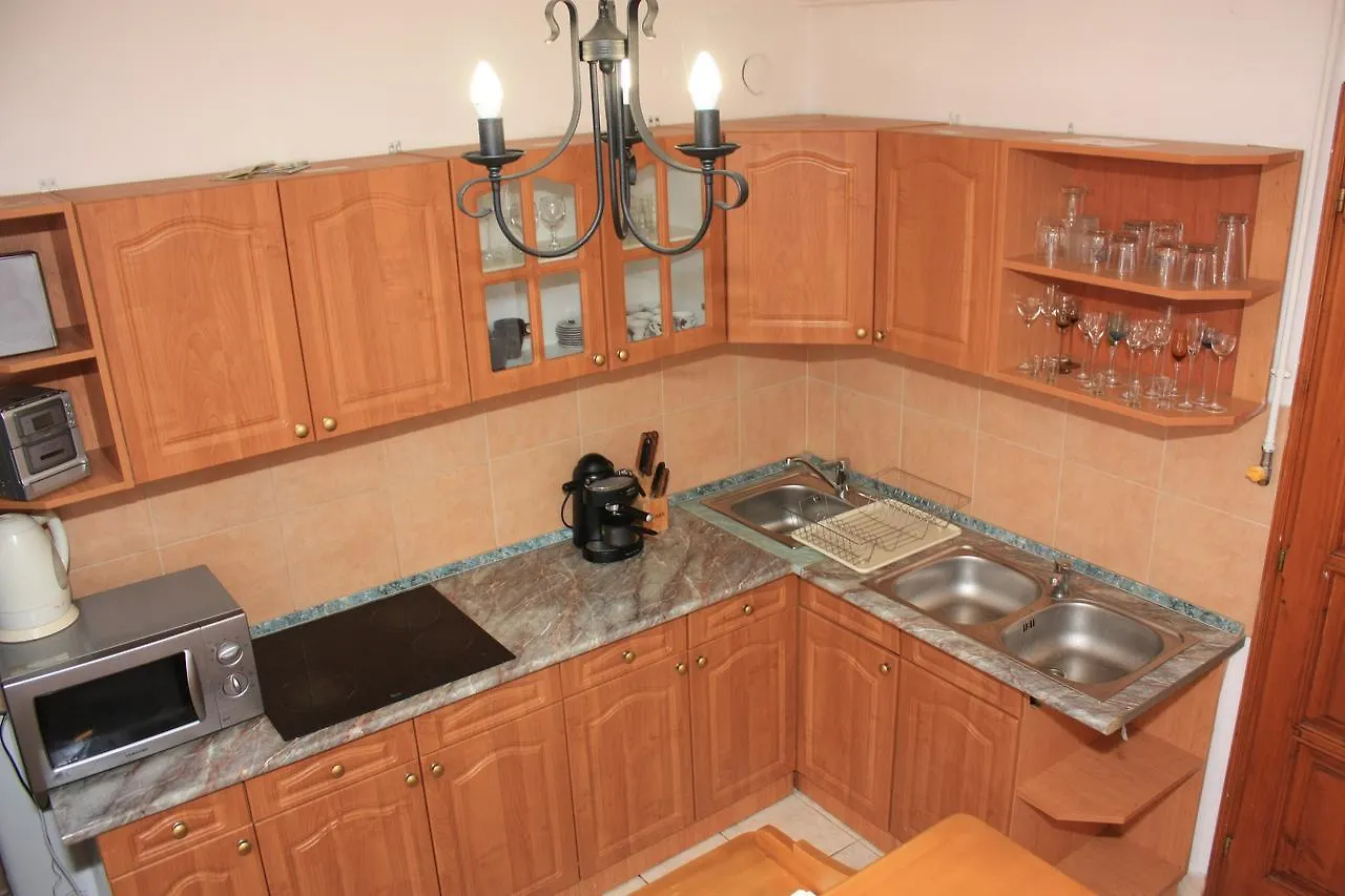 Egri Leanyka Vendeghaz Guest House